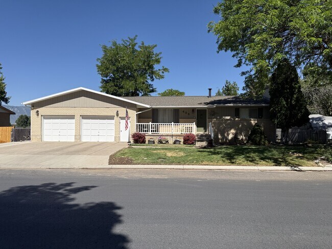 Building Photo - 435 Fuhriman Dr