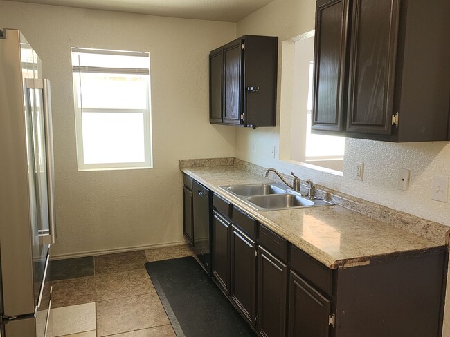 Building Photo - 4508 Greyhound Dr