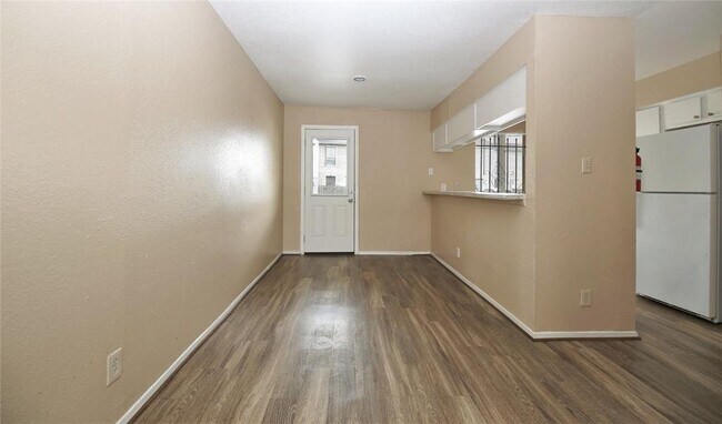 Foto del edificio - 6200 W Tidwell Rd