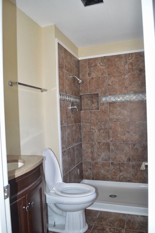 Building Photo - 2805 Hollymead Dr