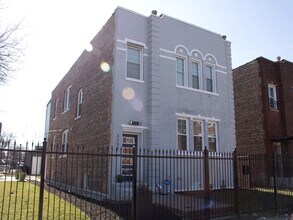 Building Photo - 3257 W Warren Blvd