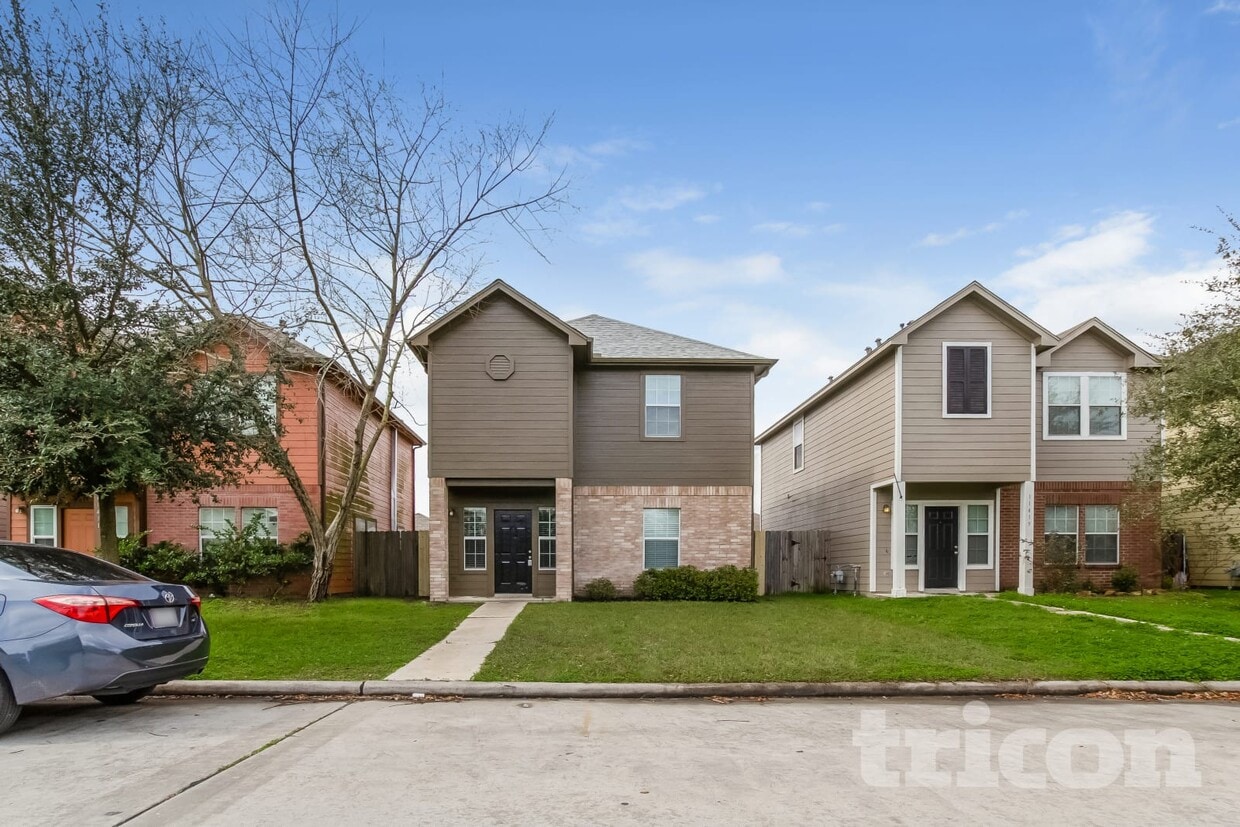 Primary Photo - 11415 Carla St