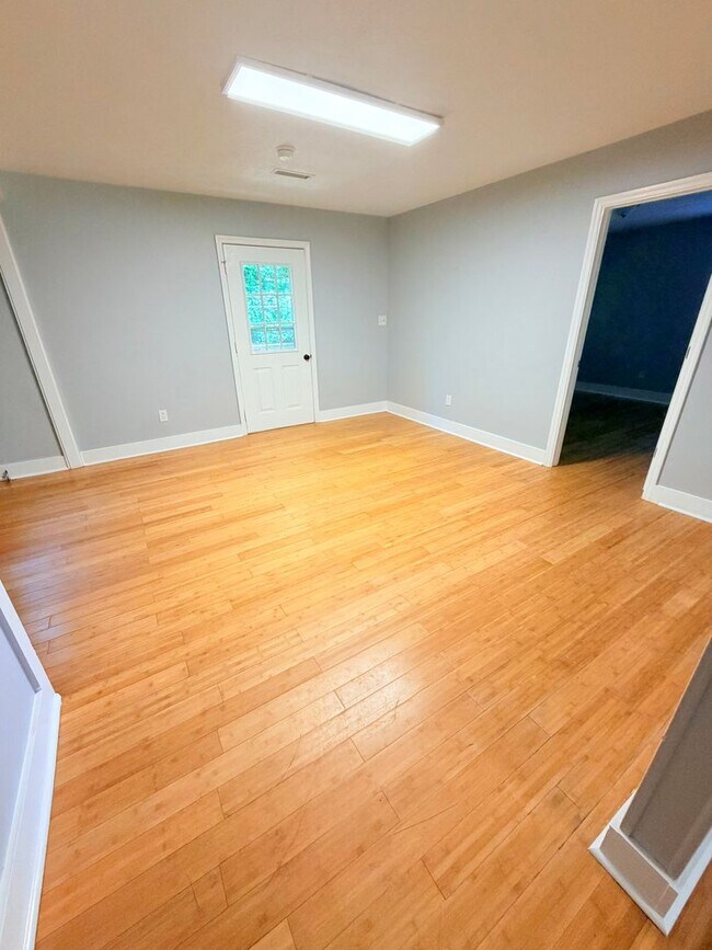 Building Photo - 5 Bedroom, 2.5 Bathroom house, Super convenient location! Arden