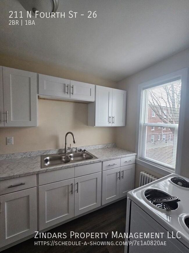 Building Photo - Newly Renovated 2 Bed 1 Bath Apartment in ...