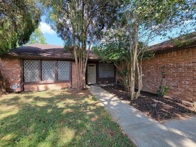 Foto del edificio - 9415 Beckford Dr