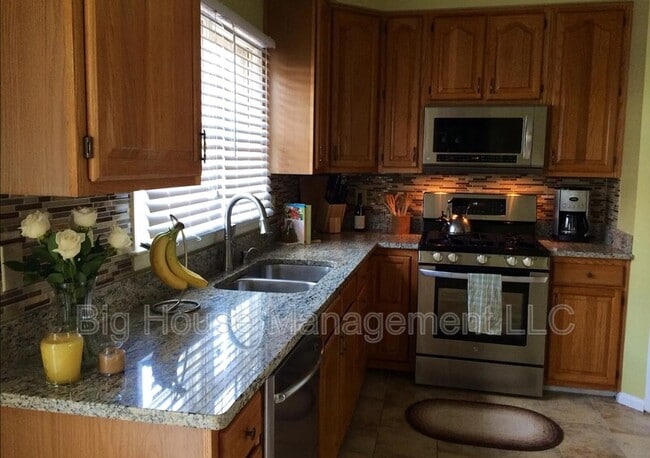 Foto del edificio - 5802 Appleford Dr