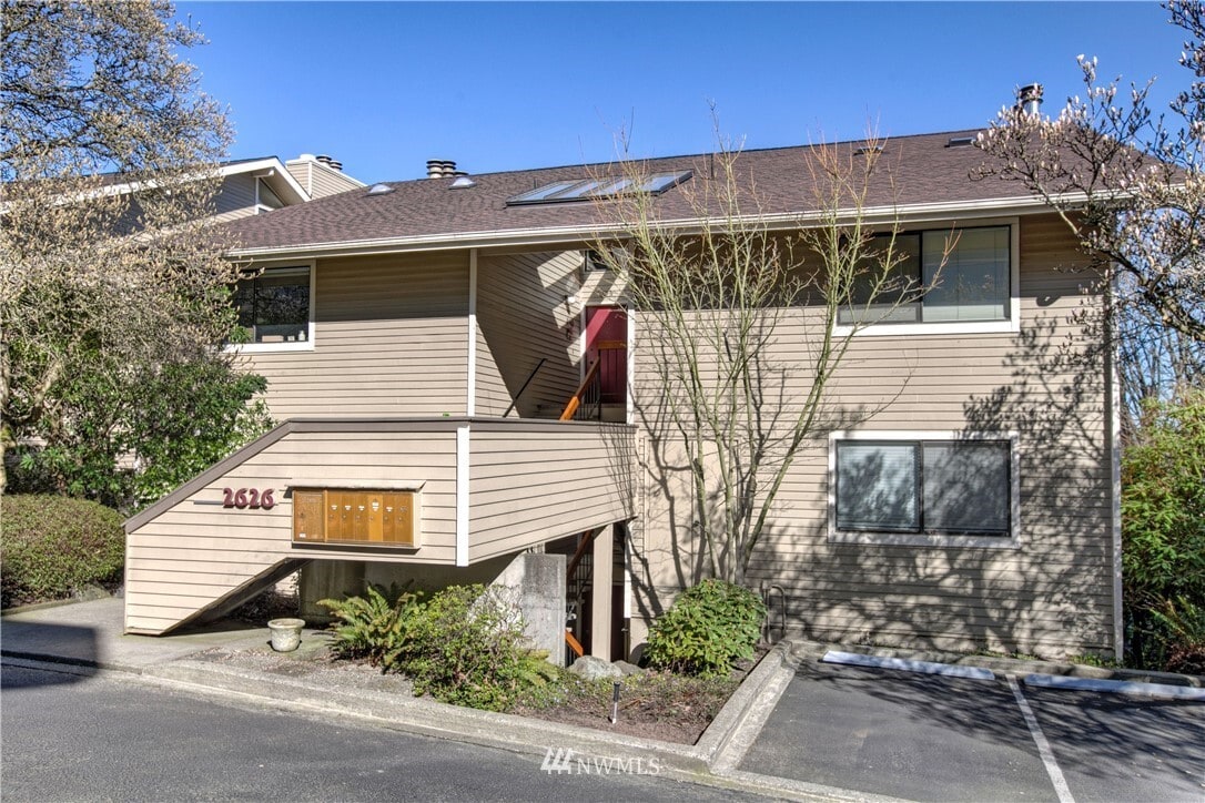 2626 4th Ave N Unit 202, Seattle, WA 98109 Condo for Rent in Seattle