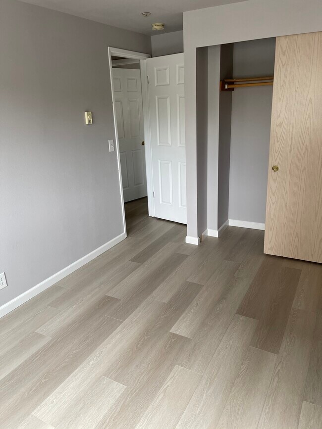 Foto del edificio - 12327 Roosevelt Way NE