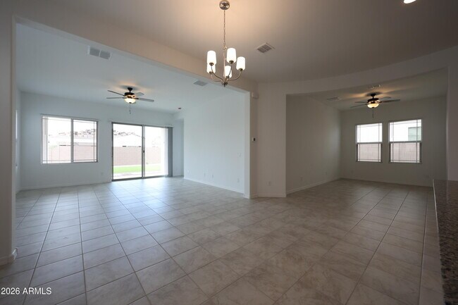Foto del edificio - 7683 W Smoketree Dr