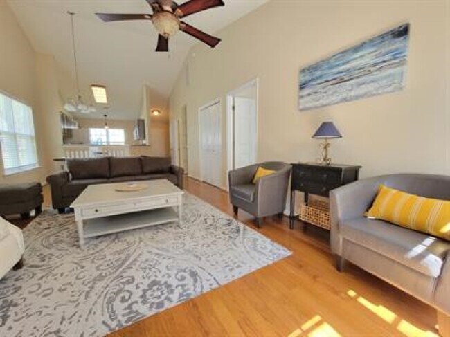 Foto del edificio - 144 Palm Ct