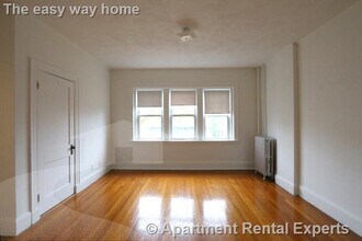 Building Photo - 163 Summer St