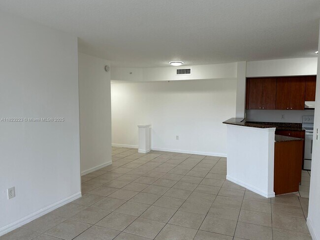 Foto del edificio - 17602 NW 25th Ave