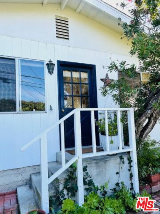 Building Photo - 575 Agate St