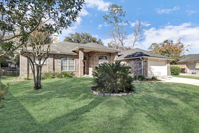 Building Photo - Great 4 bedroom/ 2 bathroom home in Eagle Harbor