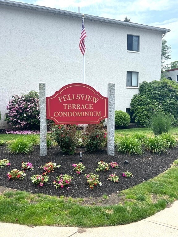 Primary Photo - 200 Fellsview Terrace