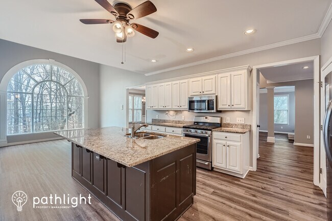 Building Photo - 853 White Aster Ct