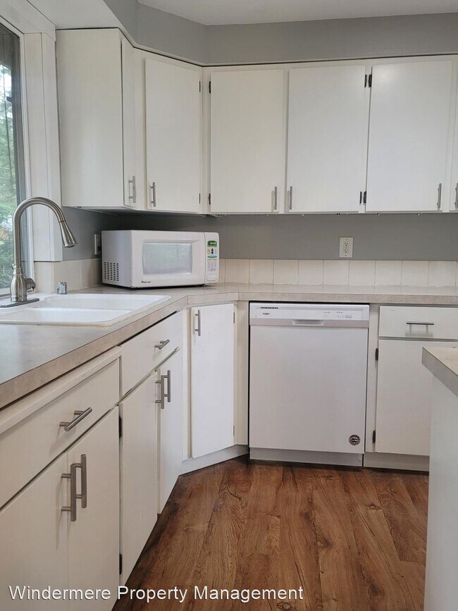 Foto del edificio - 3 br, 1.5 bath House - 3945 Fischer Park A...