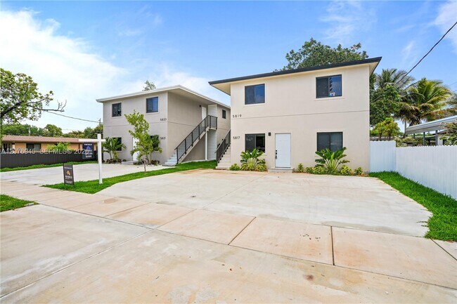 Building Photo - 5819 NW 30th Ave
