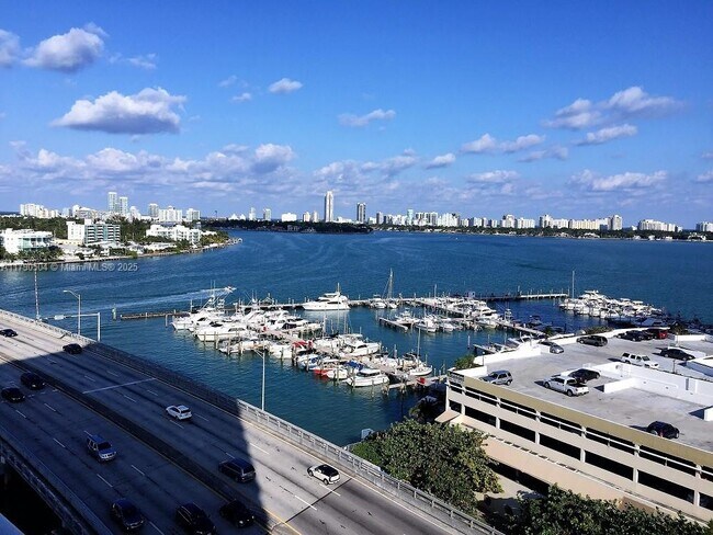 Foto del edificio - 1881 79th Street Causeway