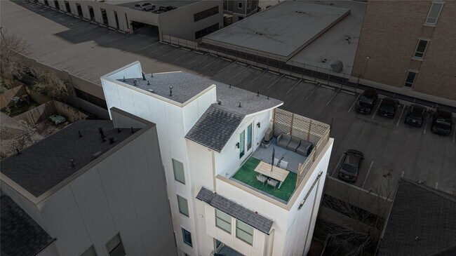 Foto del edificio - 2324 Camden Dr