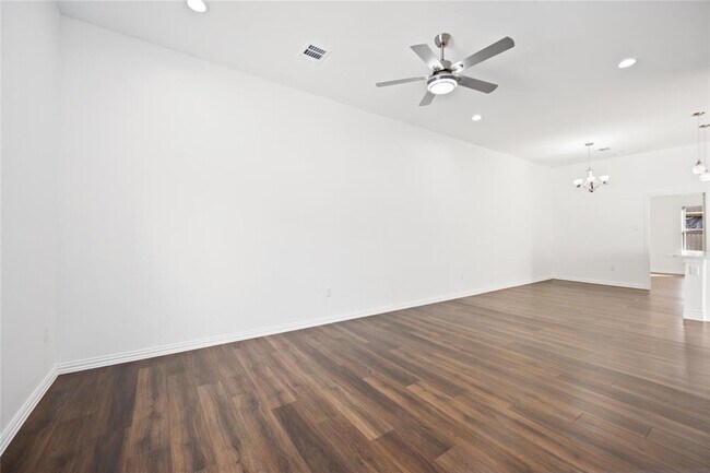 Foto del edificio - 8227 Colonial Ln