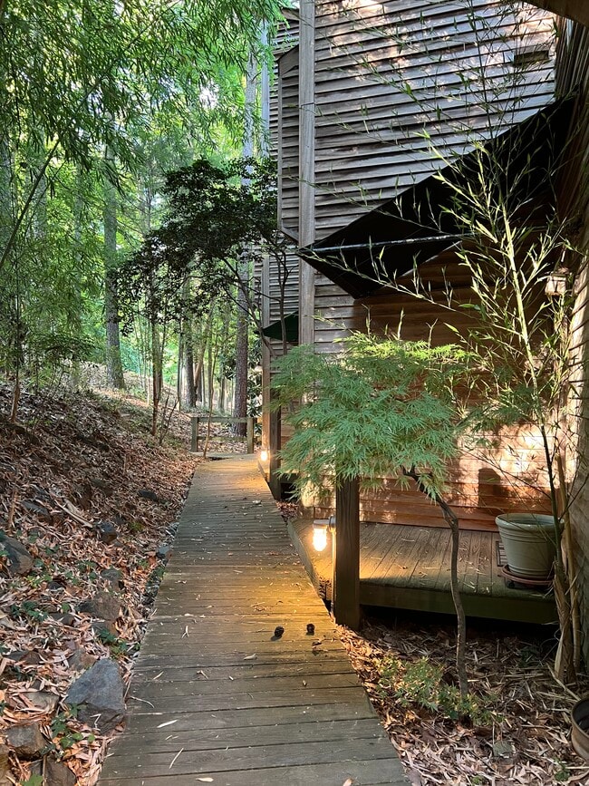 walkway to front door - 130 E Longview St