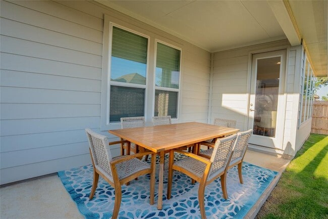 Building Photo - 215 Grand Cyn Wy