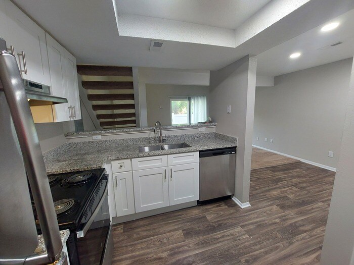 Primary Photo - Beautifully Renovated 1BD/1BTH Loft Style ...