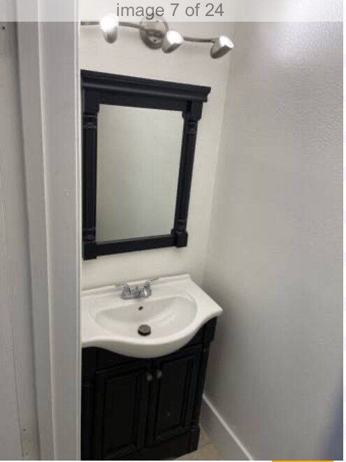 Foto del edificio - 1035 Spring Meadow Dr
