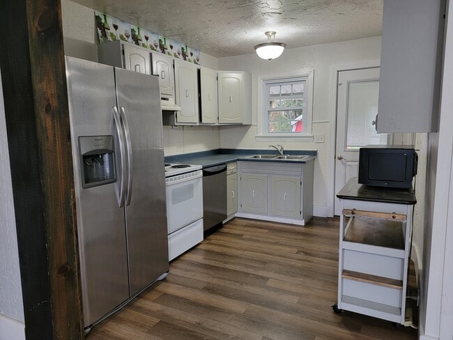 Foto del edificio - 100 E Elm St