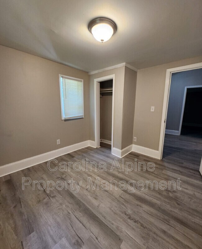 Photo - 509 E Holly St House