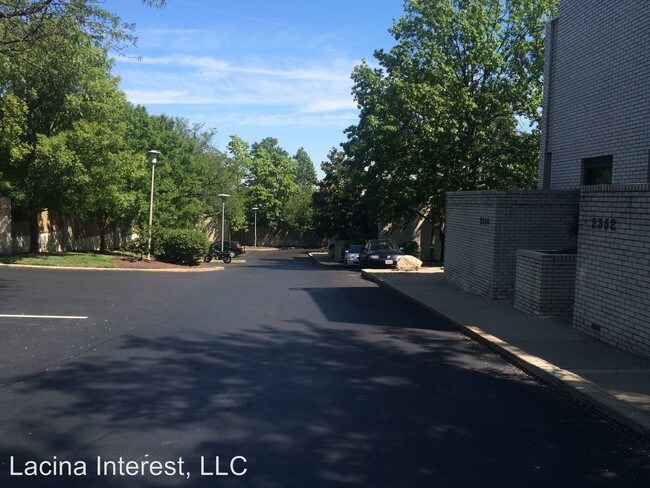 Building Photo - 2350 Dana Ave