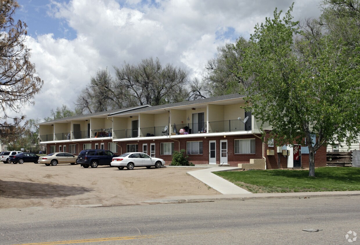 A & R Apartments Apartments in Greeley, CO