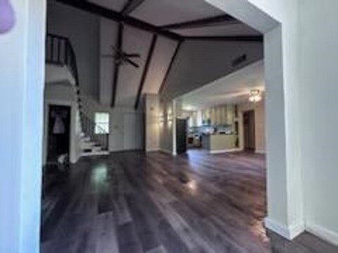 Large Living Room - 789 Hammett Rd