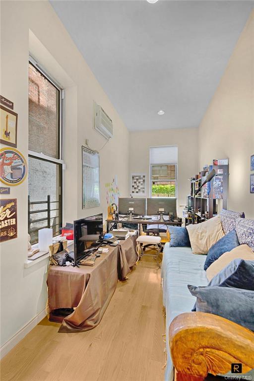 Foto del edificio - 321 E 53rd St