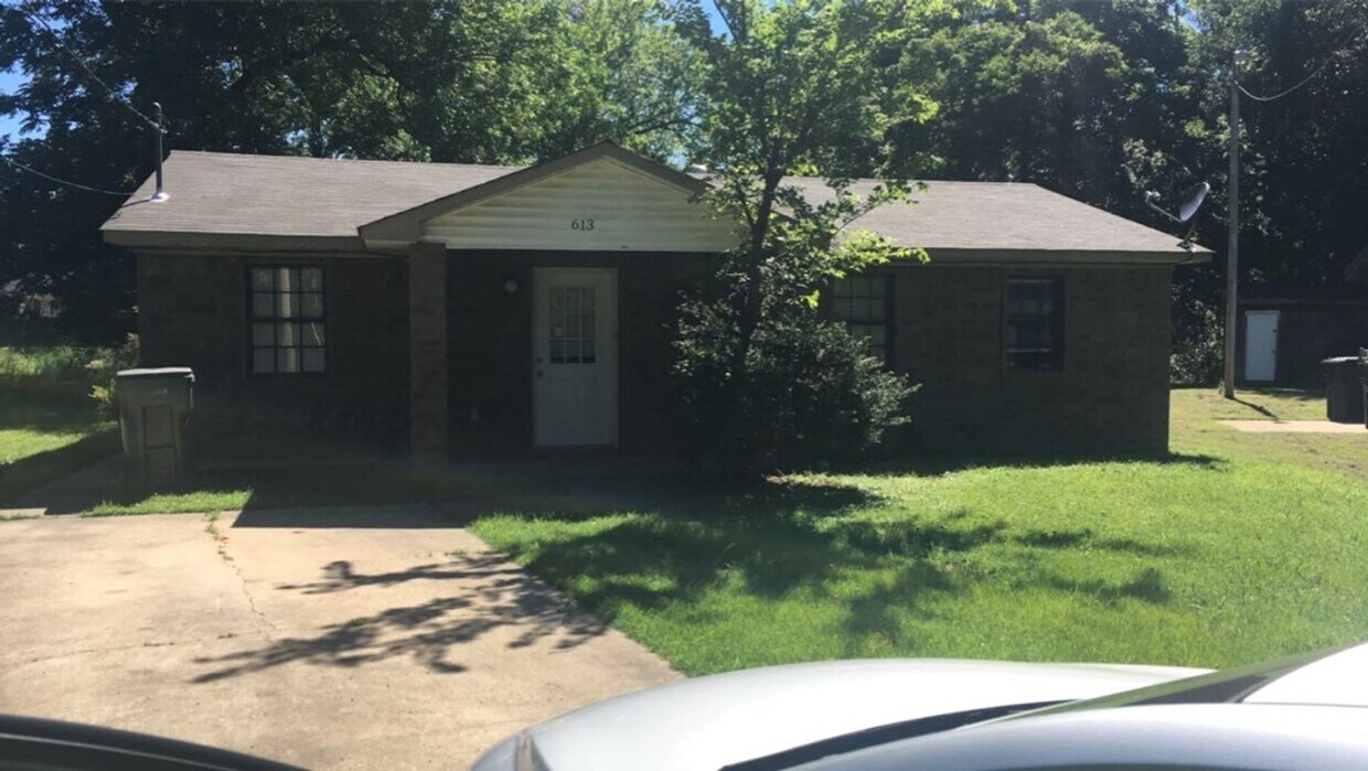 613 Meadowbrook St, Jonesboro, AR 72401 House Rental in Jonesboro, AR