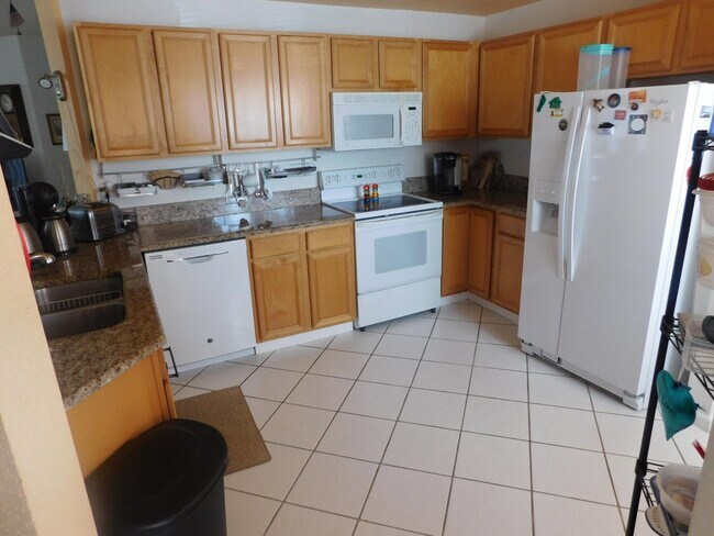 Building Photo - 5260 Grande Palm Cir