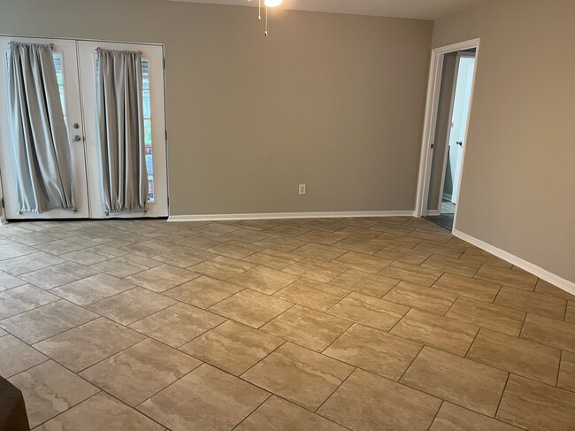 Living room - 3262 Hunters Glen Dr