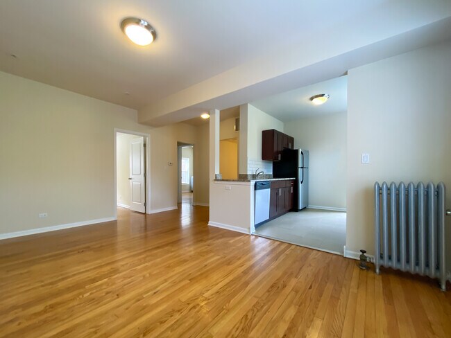Living/Dining - Necedah at 4740-4748 South Greenwood
