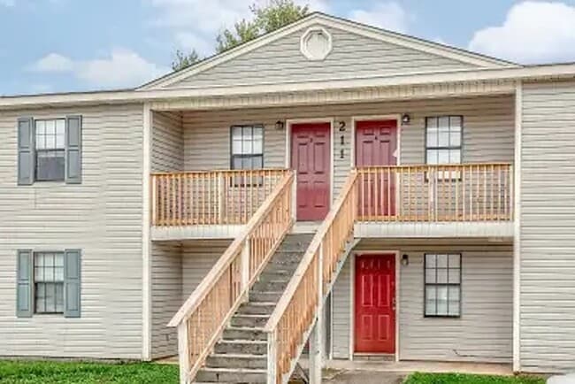 Building Photo - Greenbrier Apartments