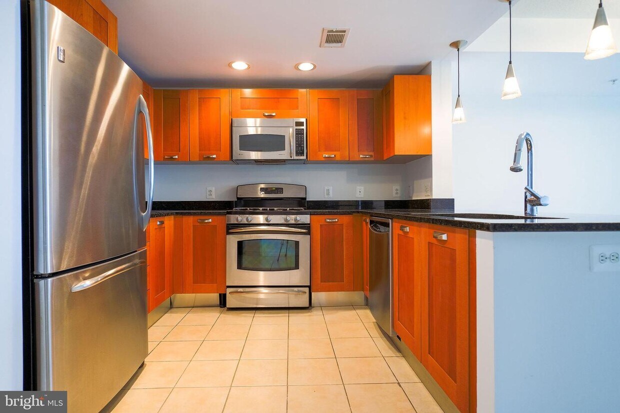 Foto principal - 2451 Midtown Ave