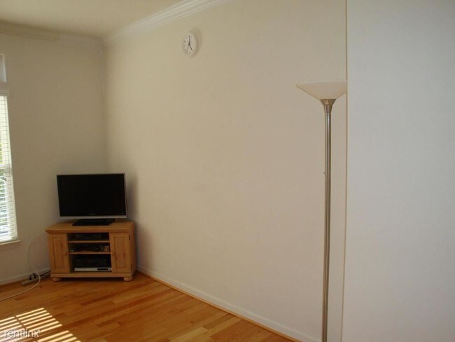 Foto del edificio - 4 br, 3.5 bath Townhome - 3611 Madison Ln