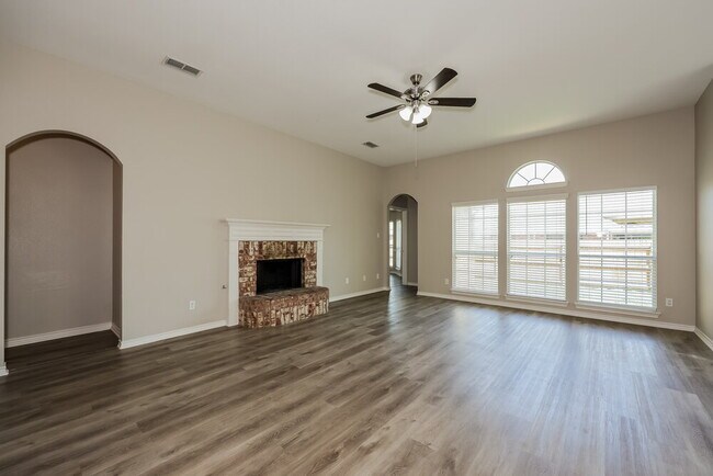 Building Photo - 416 Mesa View Tr