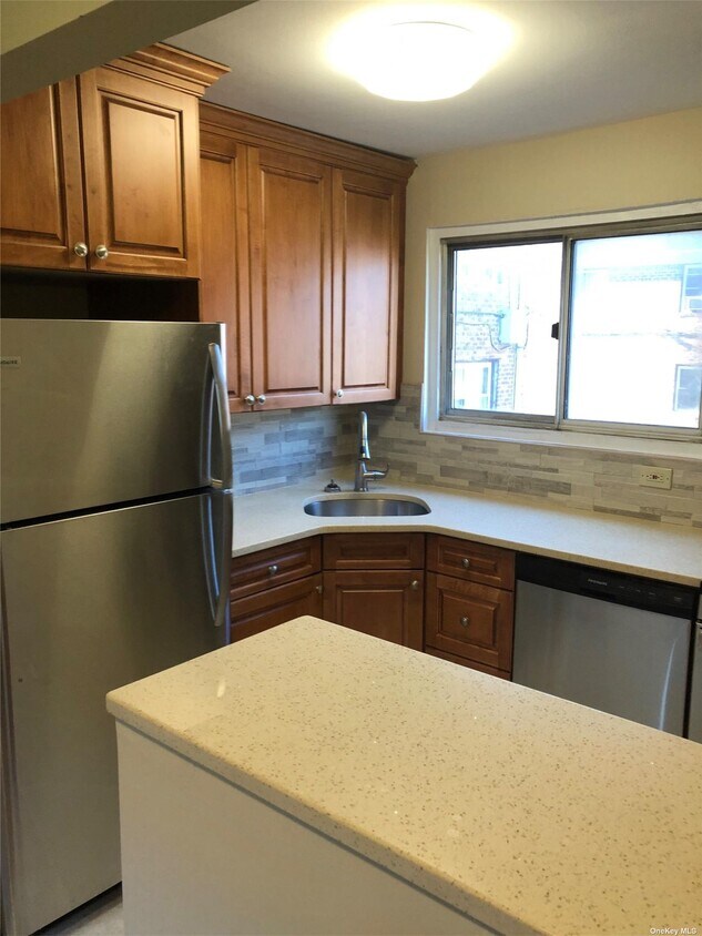 Foto del edificio - 1036 Hunter Ave