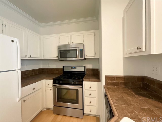 Building Photo - 511 Birch Grove