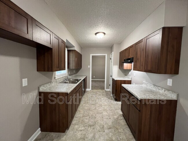 Foto del edificio - 1576 Haywood Ave