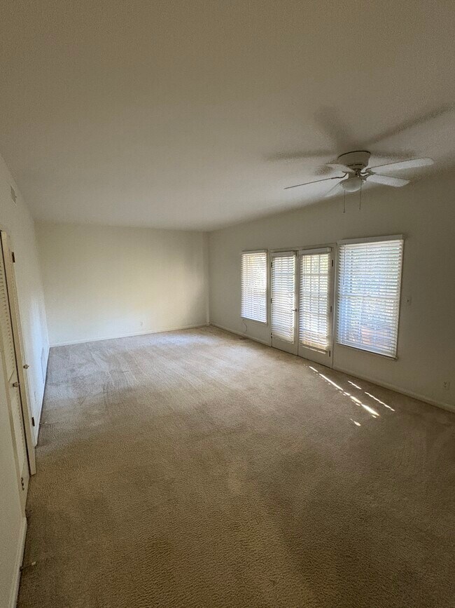 Foto del edificio - 3108 Woodley Terrace