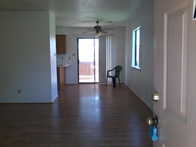Foto del edificio - Condo Near Academy and Lowell