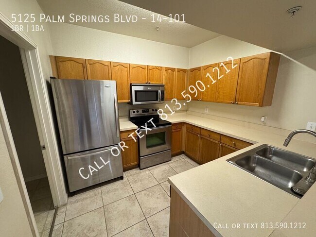 Foto del edificio - 5125 Palm Springs Blvd
