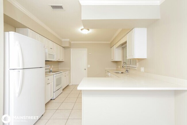 Building Photo - 6018 8th Ave Dr W